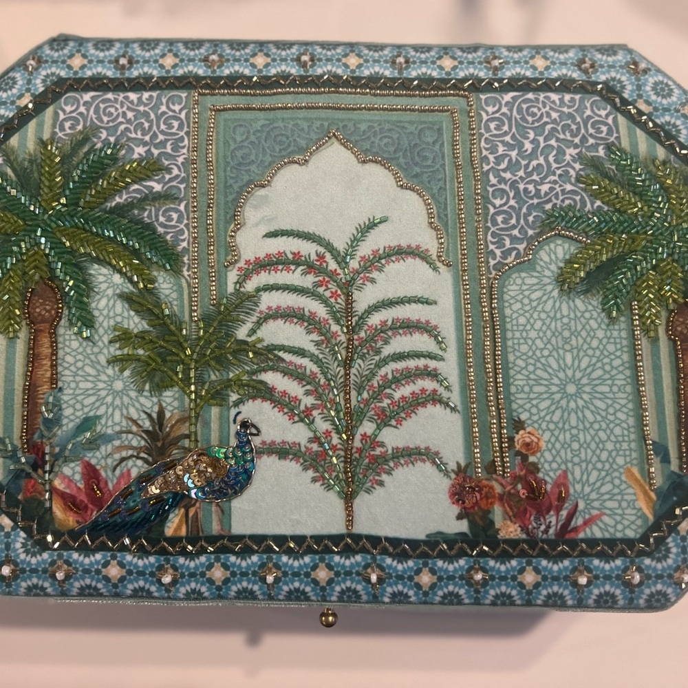 Beaded jewelry box - Picture 2 of 13